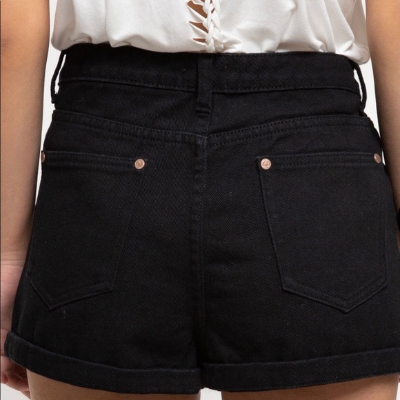 BOUTIQUE BLACK HIGH RISE BUTTON FLY DENIM SHORTS - Picture 6 of 6